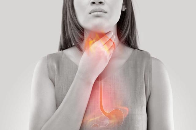نشانه هایی که بدبویی دهان ناشی از اسید معده است؟