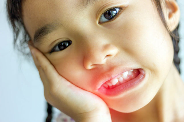 جلوگیری از مشکلات بعد از کشیدن دندان کودکان