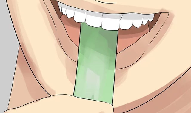 خوشبو کردن دهان با مصرف آدامس های بدون قند