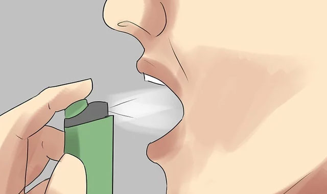 تازه کردن نفس با اسپری های خوشبو کننده دهان