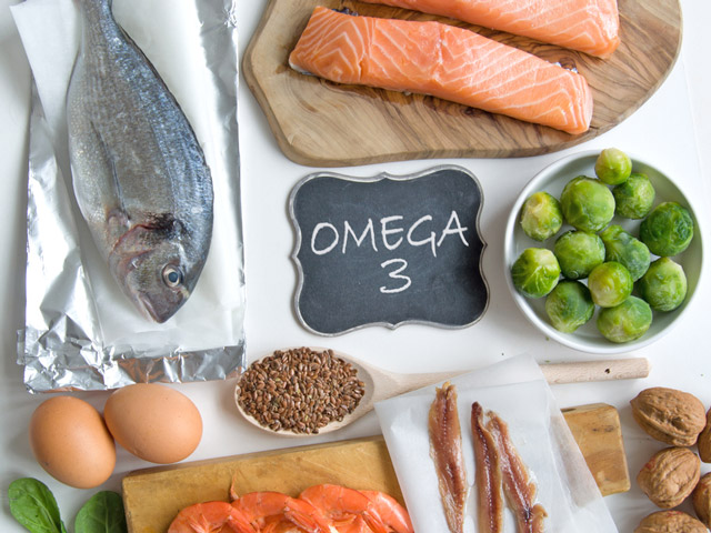 مواد غذایی سرشار از omega برای بهبود بیماری های لثه