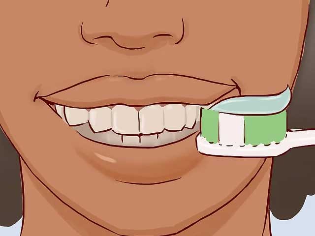 از خمیر دندان یا دهانشویه حاوی فلوراید و تقویت کننده مینا استفاده کنید. 
